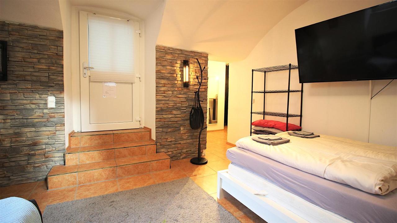 Xxx Fully Equipped Apartment Near Main Station! Würzburg Esterno foto
